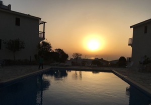 Amazing sea view location - Spacious 2 Bedroom 2 Bathroom House - Wifi & air-con in Chloraka