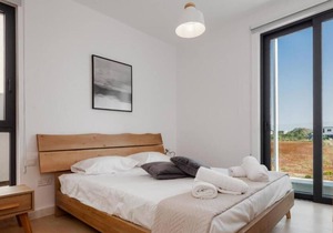 Avalon 1 villa 6, 3-bedroom Villa with Communal Pool in Emba