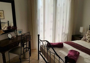 Beautiful 2 bed / 2 bath apartment in Limnaira Gardens in Paphos