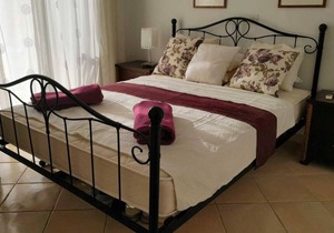 Beautiful 2 bed / 2 bath apartment in Limnaira Gardens in Paphos