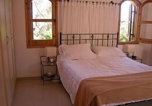 Bungalow With Pool, Mountain And Sea Views, AC, secure WIFI. 10 meter pool. in Catalkoy