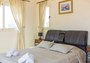 Highly sought after villa with private pool in Coral Bay