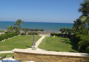 Ionion Beachfront Villa in Ayia Napa