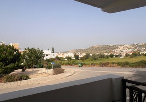 New listing - Ground floor Studio apartment with Aircon, WIFI & 3 pools in Peyia