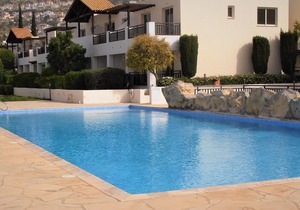 New listing - Ground floor Studio apartment with Aircon, WIFI & 3 pools in Peyia