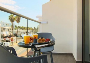 Phaedrus Living: Seaside Luxury Flat Athina 115 in Paphos
