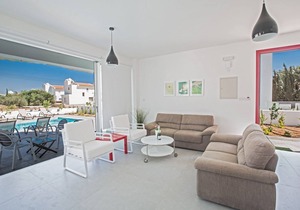 Protaras Greco Villa CCV2 - a villa that sleeps 10 guests in 5 bedrooms in Larnaca