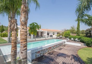 Protaras Oscar Domain Villa OD04 - a villa that sleeps 9 guests in 4 bedrooms in Protaras