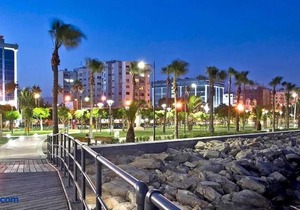 Sea Front & City Center, Amazing Sea View in Limassol