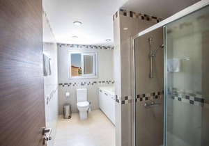 Villa ∙ 4 bedrooms ∙ 8 guests in Protaras