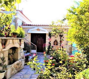 Garden Villa Peristerona 