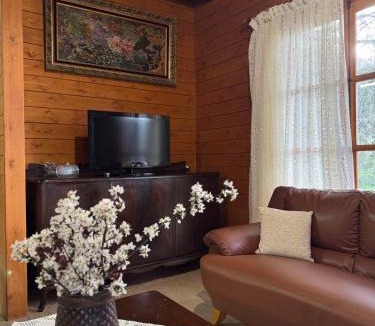 Spilia House | Η σπηλιά του Θουκυδίδη