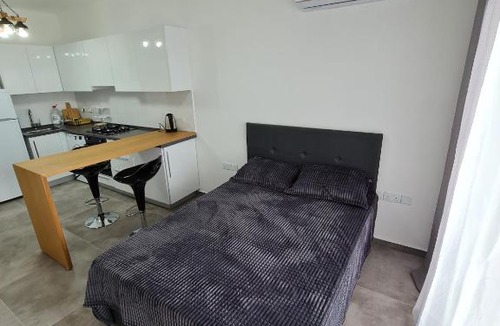 Trikomo Apartment | Уютная студия для двоих на берегу моря