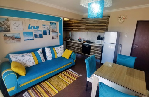 Trikomo Apartment | 1 BEDROOM FLAT WITH PANORAMIC SEAVIEW, 200 METERS TO SANDY LONG BEACH