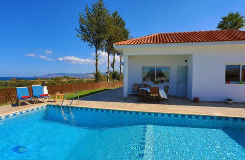 Latchi Villa | 170 m² Villa ∙ 3 bedrooms ∙ 6 guests