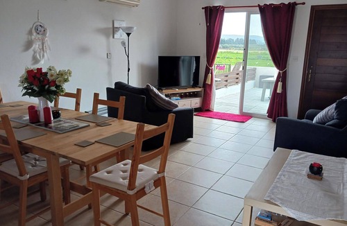 Mandria House | 2-Bed House Sleeps 6 -Pool -Free Parking -Netflix