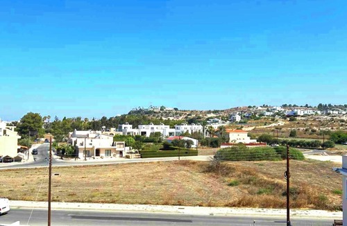 Koloni Apartment | 2 Bed Top Floor Apartment with Lift and Swimming Pool on quiet Complex
