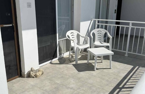 Koloni Apartment | 2 Bed Top Floor Apartment with Lift and Swimming Pool on quiet Complex