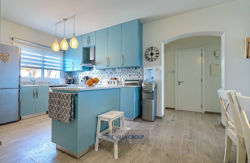 Pissouri Apartment | 2 bedroom apartment - communal pool