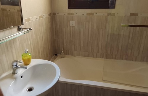 Oroklini Apartment | 2-bedroom apartment in superb Oroklini with cool AC.family and pet friendly.