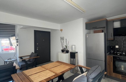 Karaoglanoglu House | 2-bedroom house in Karaoğlanoğlu with private pier and walking distance casino