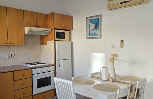 Peyia Town House | 2-bedroom townhome in peaceful Pegeia with big communal pool.