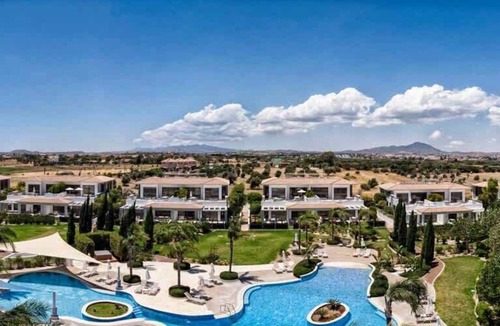 Mazotos Villa | 3 Bed Ground Floor Apartment, Breakfast Included