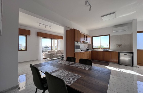 Agia Fyla Apartment | 3 Bedroom Flat in the Heart of Limassol