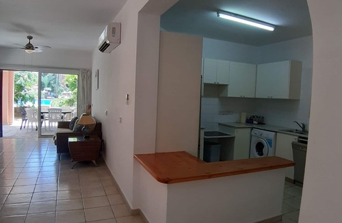 Paphos Apartment | 3 bedroom groundfloor apartment in Limnaria Gardens, pool facing