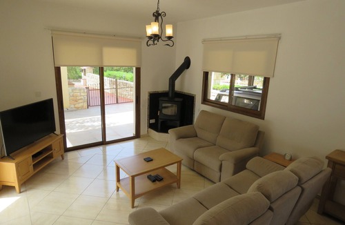 Marathounta Villa | 4 Bedroom villa in Ineia in Beautiful Courtyard