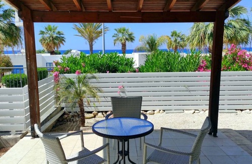 Polis Villa | A charming bungalow with sea views and within 100 meter from the beach!