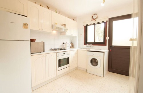 Melanos House | A cozy townhouse with stunning patio sea views!