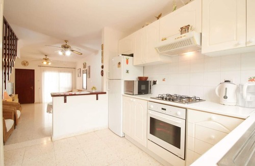 Melanos House | A cozy townhouse with stunning patio sea views!