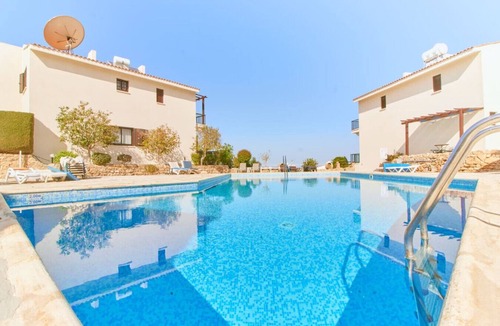 Melanos House | A cozy townhouse with stunning patio sea views!