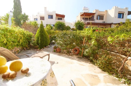 Melanos House | A cozy townhouse with stunning patio sea views!