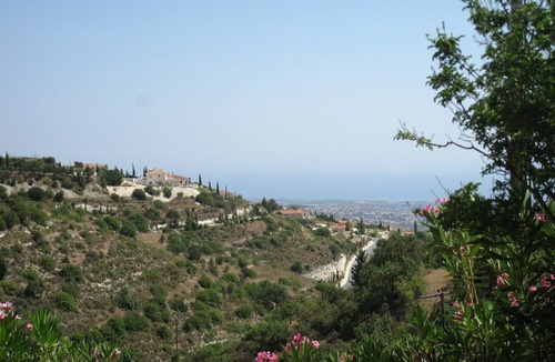 Tsada Villa | A hillside retreat with a large pool and set in extensive gardens
