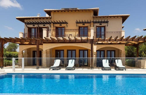 Aphrodite Hills Villa | A Paradise of Luxury and Endless Sea Views