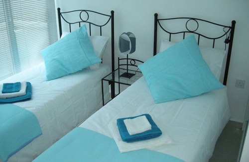 Kucukerenkoy Apartment | Air-conditioned Apartment As Close To The Sea As You Can Get