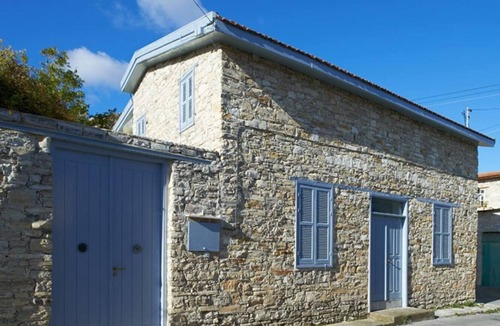 Pano Lefkara House | AMPLE PLACES, Polytimo House and Monadiko House at Pano Lefkara Village