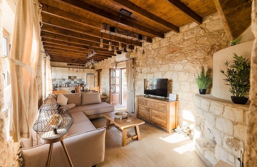 Kathikas Villa | Anastasia's House - a single storey stone villa that sleeps 6 guests in 3 bedrooms
