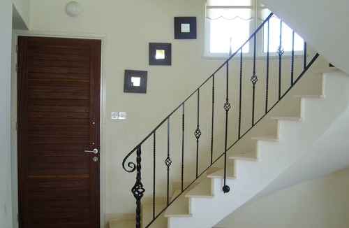 Pervolia Villa | Apollon Villa by the Sea. Private Pool. Gated Private Road. Pervolia, Larnaca