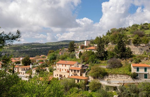 Arsos Apartment | Arsorama Great 1 Bdr Apt with Shared Patio