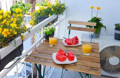 Historical Center Apartment | ARTEMIS 3, Beachfront Boutique Apartment
