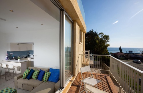Agios Tychon Apartment | Athenaeum Beach Studio