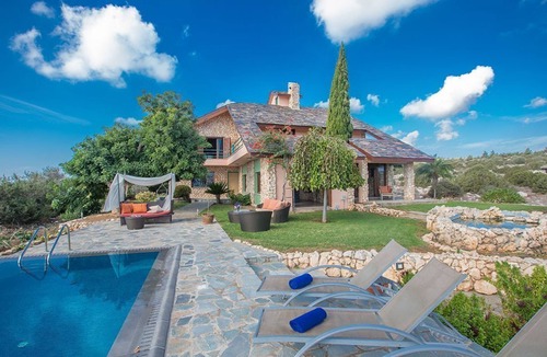 Ayia Napa Villa | Ayia Napa Holiday Villa OT7 - a villa that sleeps 10 guests in 4 bedrooms