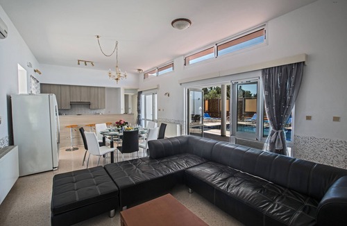 Ayia Napa Apartment | Ayia Napa Holiday Villa CH - a villa that sleeps 8 guests in 4 bedrooms