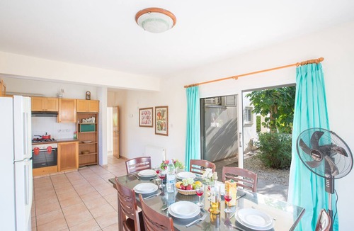 Ayia Thekla Cottage | Ayia Napa Holiday Villa AT26 - a villa that sleeps 10 guests in 4 bedrooms