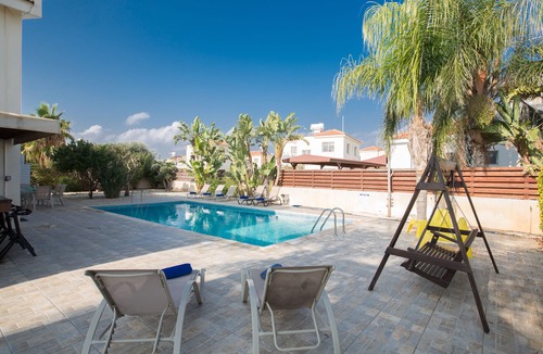Ayia Thekla Cottage | Ayia Napa Holiday Villa AT26 - a villa that sleeps 10 guests in 4 bedrooms