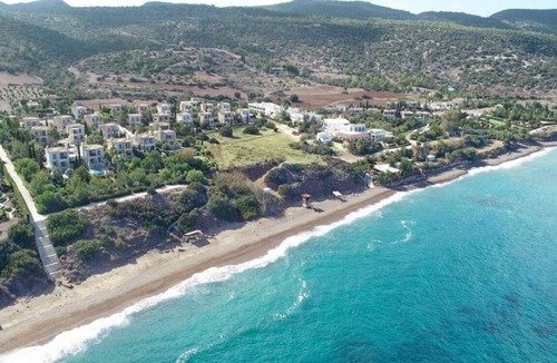 Neo Chorio Villa | Beach Villa Private Pool A/C Wifi Tennis Court Sea Views Near Latchi