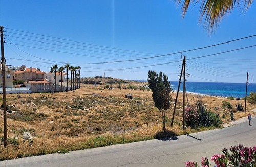 Paphos House | Beachside Villa. Sea and beach views. Free Paphos airport transfers free aircon
